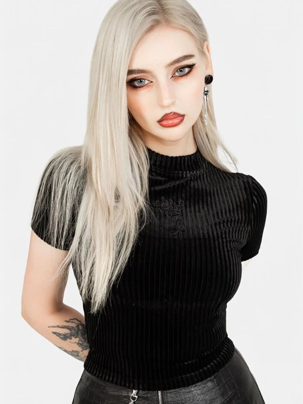 Black Ribbed Velvet Mock Neck Top - M